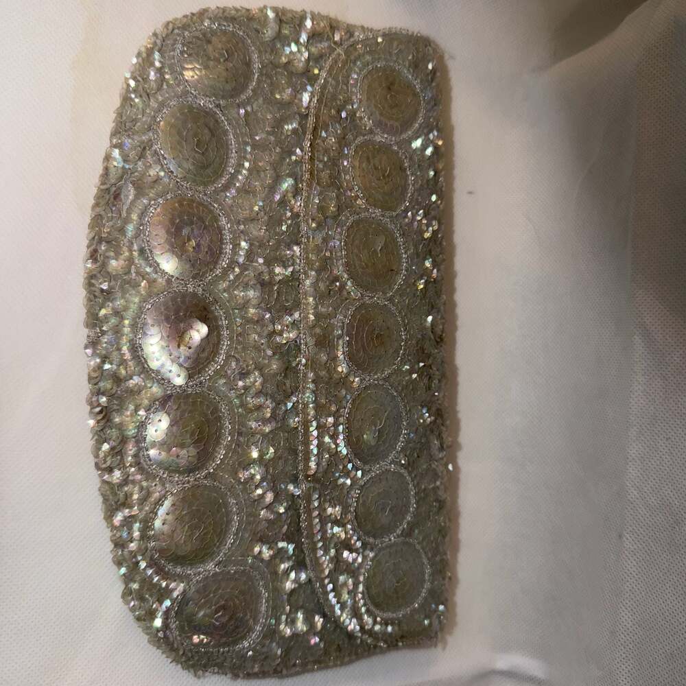 Vintage Silver Sequin and Bead Evening Clutch Bag with Chain Strap & Coin Purse - Picture 6 of 13